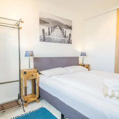 Friedrichstrasse 23, App 34 *